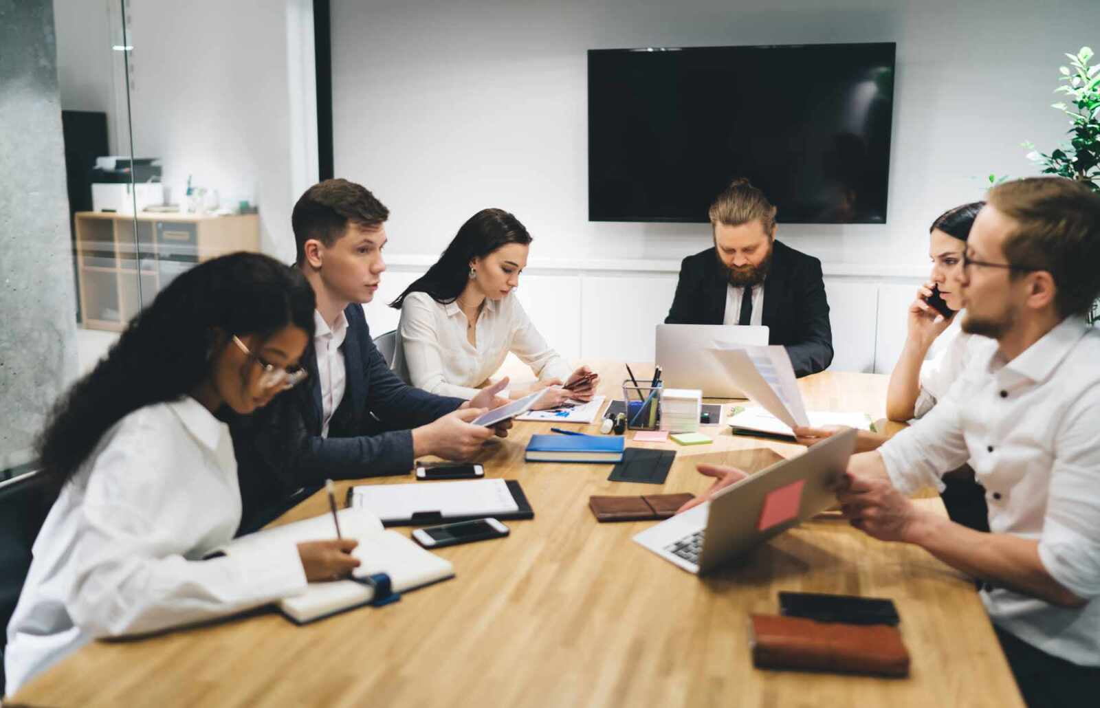 group-of-colleagues-discussing-project